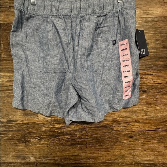 GAP Blue Shorts with Relaxed Fit Size Small - Picture 2 of 7